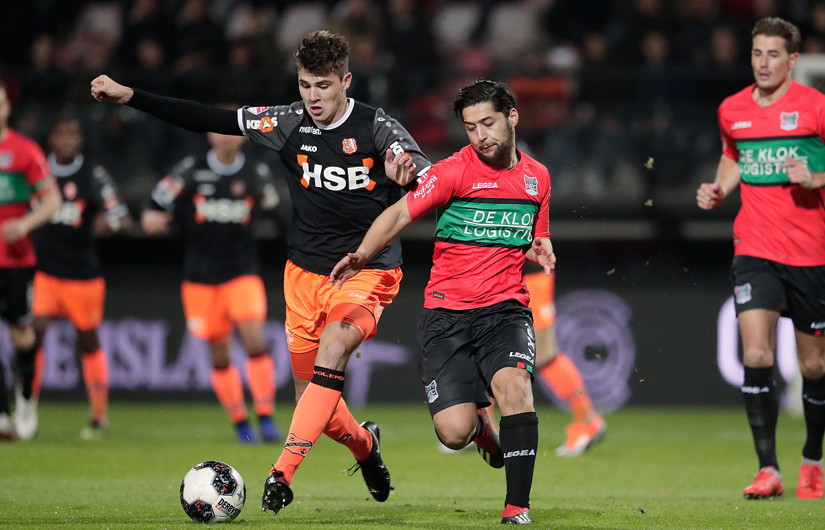 他多次在关 他多次在关