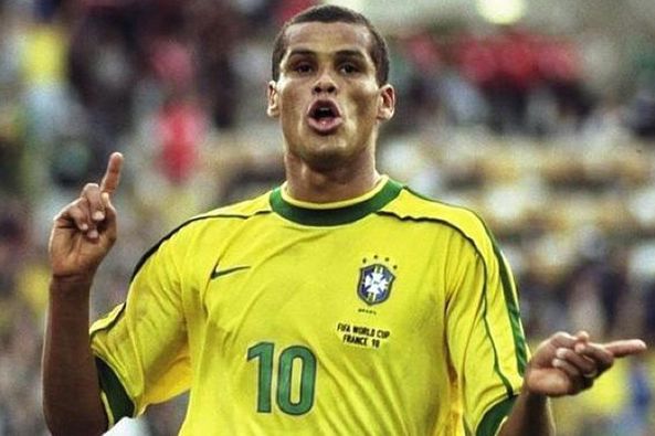 作为上届比 作为上届比